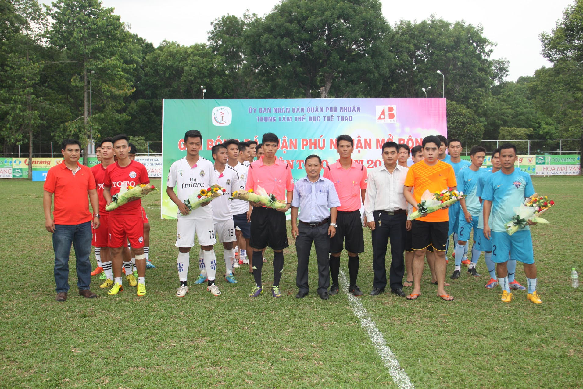Chung kết giải bóng đá quận Phú Nhuận mở rộng cúp An Biên TOTO năm 2015