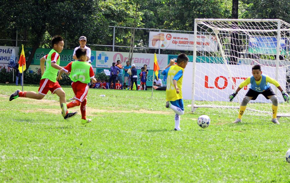 Đội Kid Star Phú Nhuận vô địch “Thách thức Lotteria Cup năm 2017”