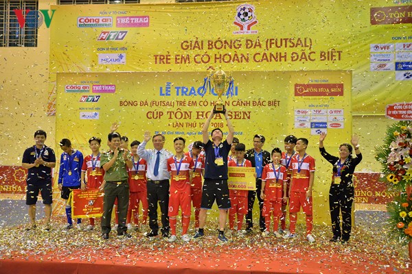 Hà Nội vô địch Giải futsal trẻ em có hoàn cảnh đặc biệt khó khăn 2018