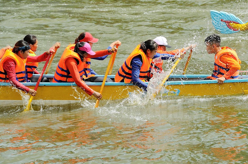 QUẬN Phú Nhuận hạng nhì toàn đoàn Giải đua thuyền truyền thống TPHCM mở rộng 2019