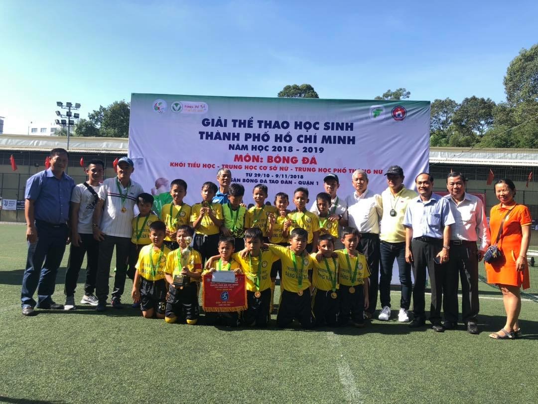 Trường Đặng Văn Ngữ vô địch giải Bóng đá thể thao học sinh TPHCM năm học 2018 - 2019