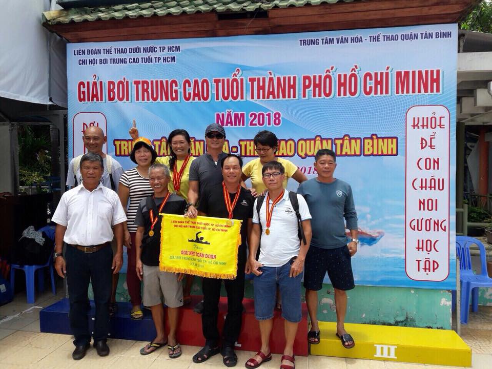 HẠNG NHÌ TOÀN ĐOÀN GIẢI BƠI TRUNG CAO TUỔI THÀNH PHỐ NẰM 2018